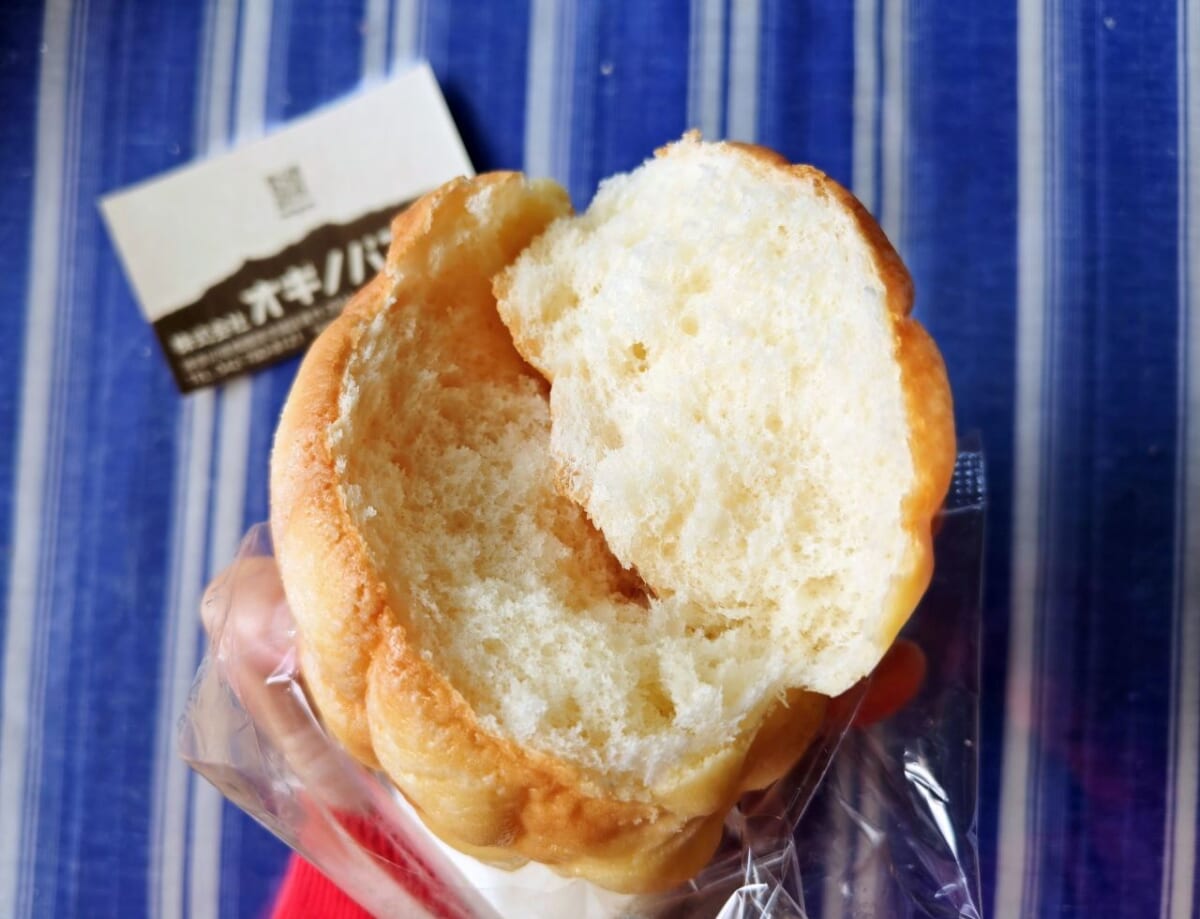 神奈川県相模原市・「オギノパン 本社工場直売店」メロンパン