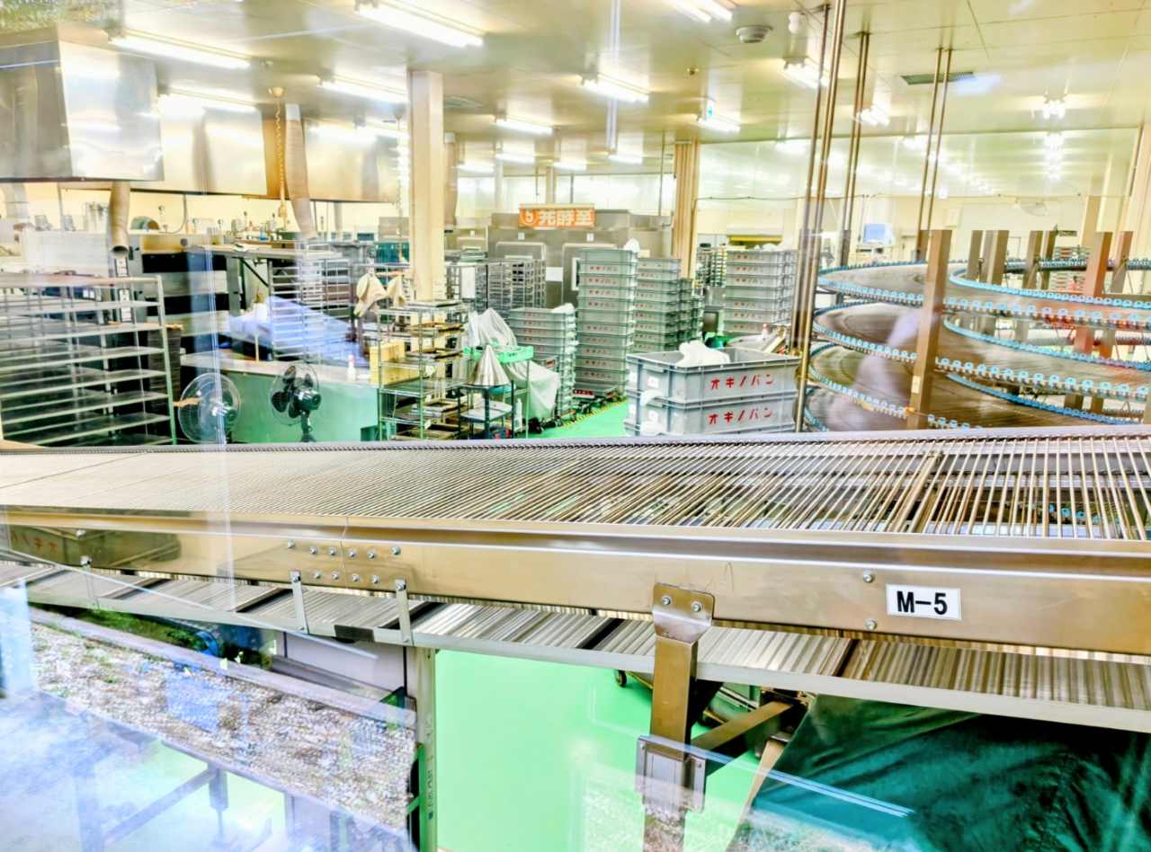 神奈川県相模原市・「オギノパン 本社工場直売店」工場見学(工場内)