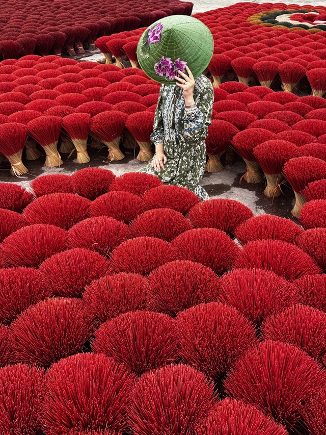 クアン・フー・カウ 線香工芸村　ノンラーと一緒に撮影