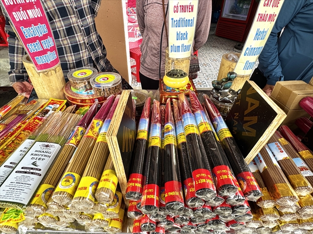 クアン・フー・カウ 線香工芸村　売っている線香