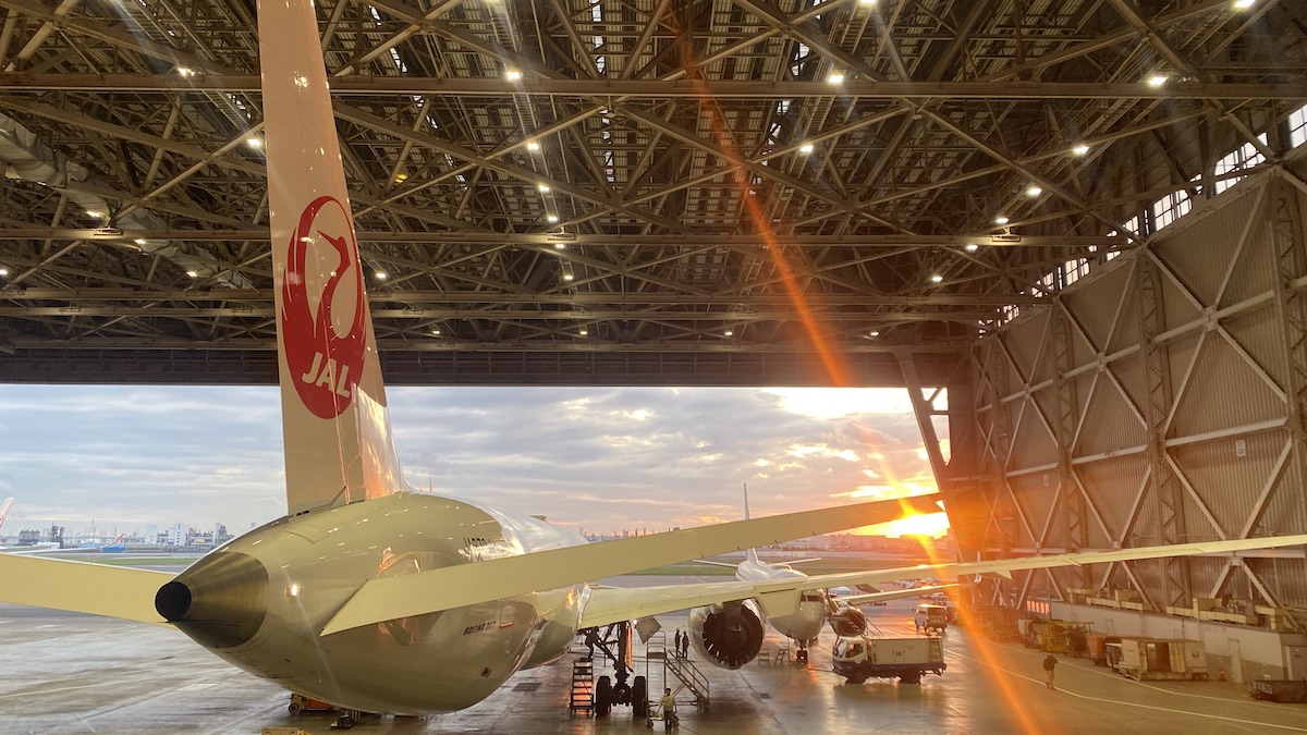 JAL SKY MUSEUM 格納庫トワイライト枠　夕日　