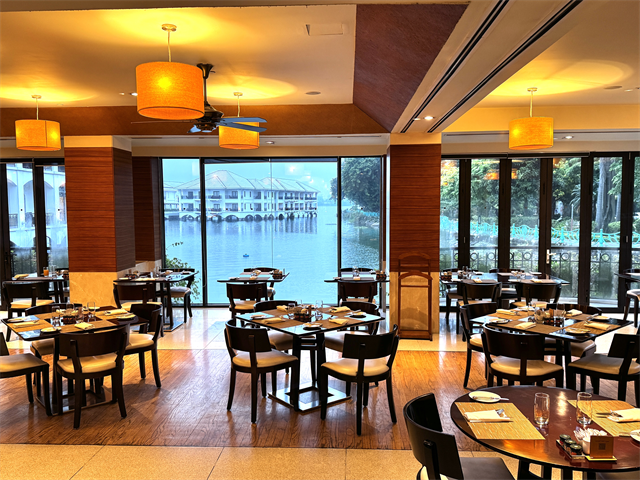 InterContinental Hanoi Westlake　朝食会場