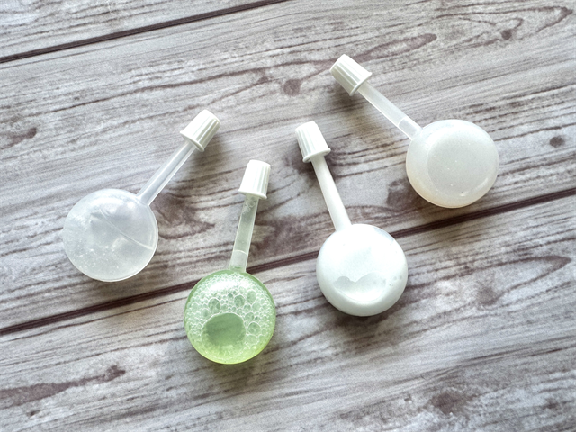 セリア スポイトボトル 化粧品詰め替え