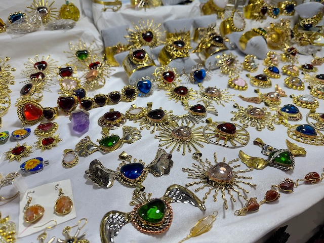 メキシコ　サンミゲル・デ・アジェンデ　女子ウケ　アルテサニアス市場