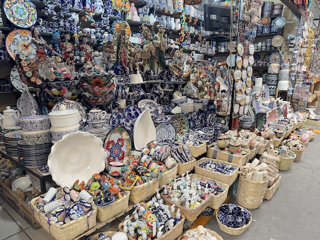 メキシコ　サンミゲル・デ・アジェンデ　女子ウケ　アルテサニアス市場