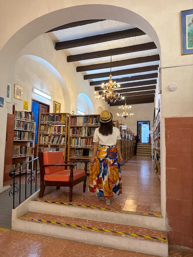 メキシコ　サンミゲル・デ・アジェンデ　女子ウケ　メキシコ　サンミゲル・デ・アジェンデ　女子ウケ　Biblioteca Pública AC.