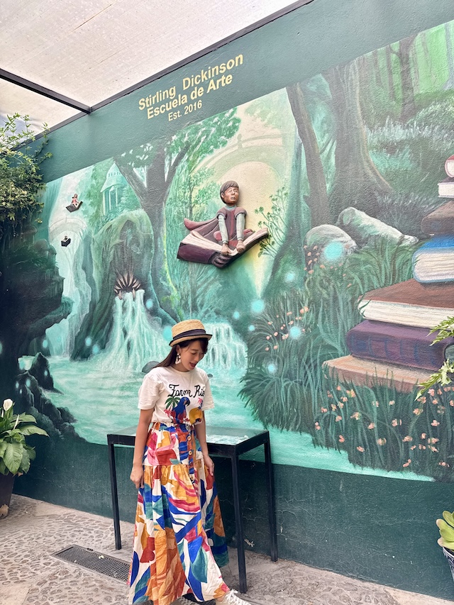 メキシコ　サンミゲル・デ・アジェンデ　女子ウケ　メキシコ　サンミゲル・デ・アジェンデ　女子ウケ　Biblioteca Pública AC.