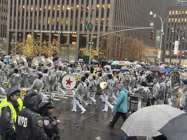 NY サンクスギビングデー ニューヨーク　パレード　