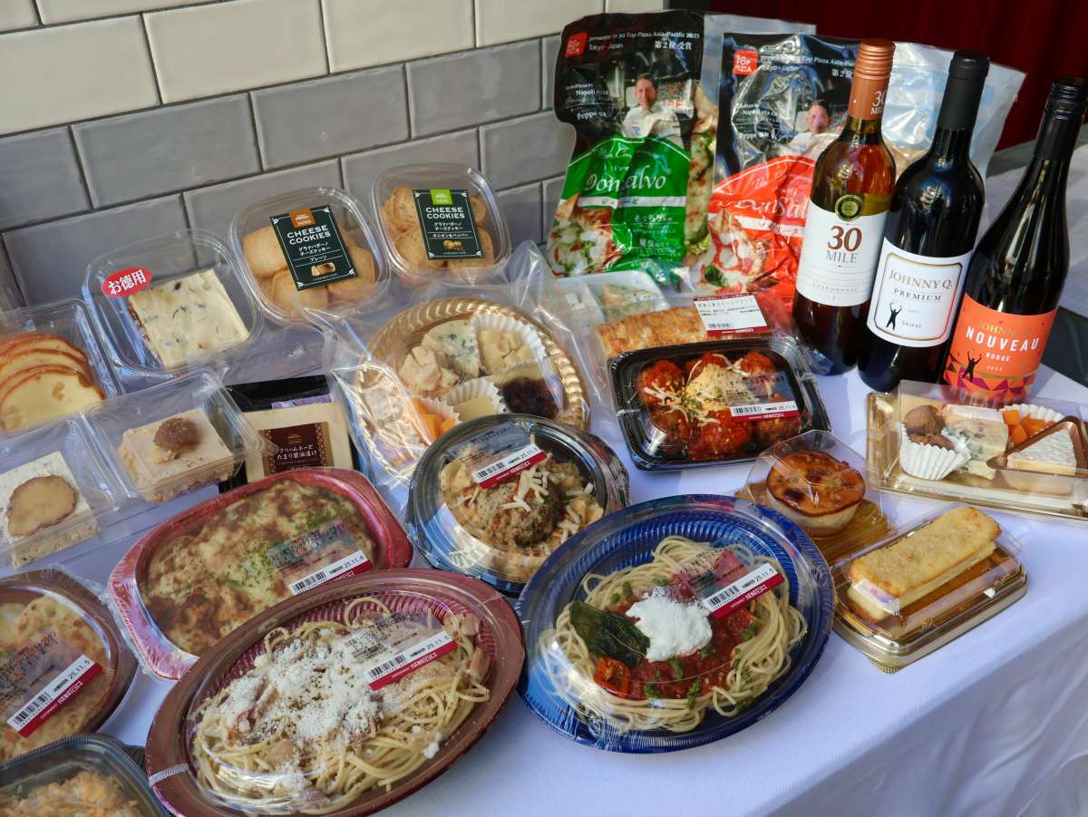 新商品パッケージが並んだ様子