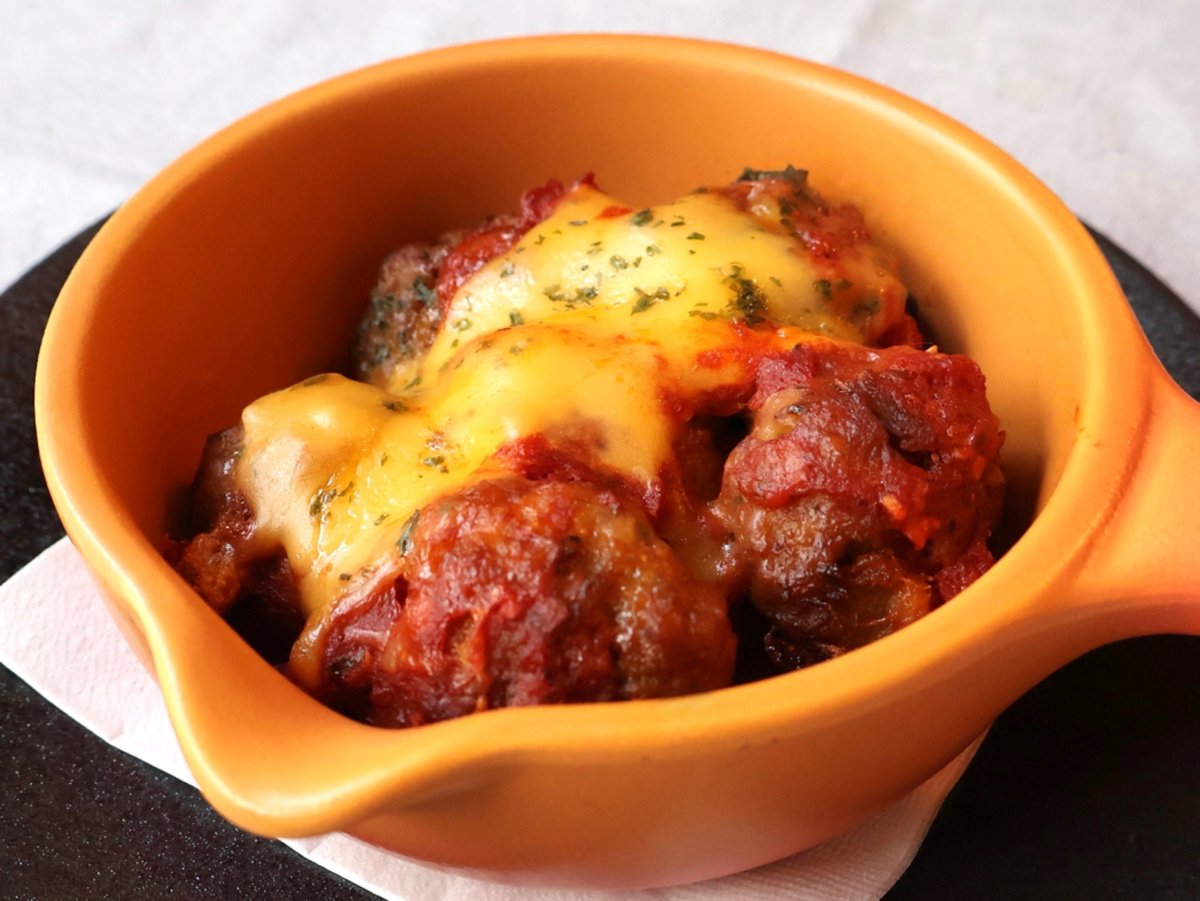 3種チーズの国産豚肉団子(ライター撮影)