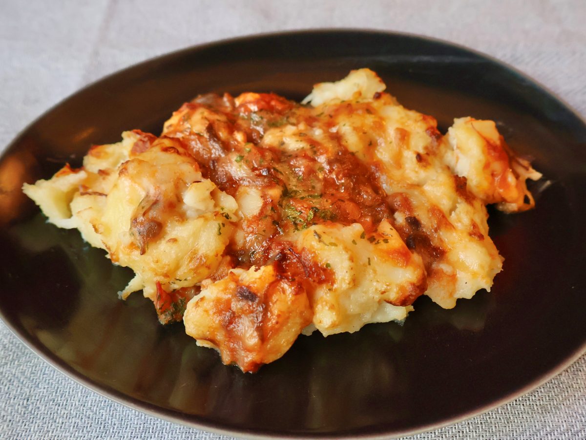 3種チーズと牛肉ラグーソースのポテトグラタン(ライター撮影)