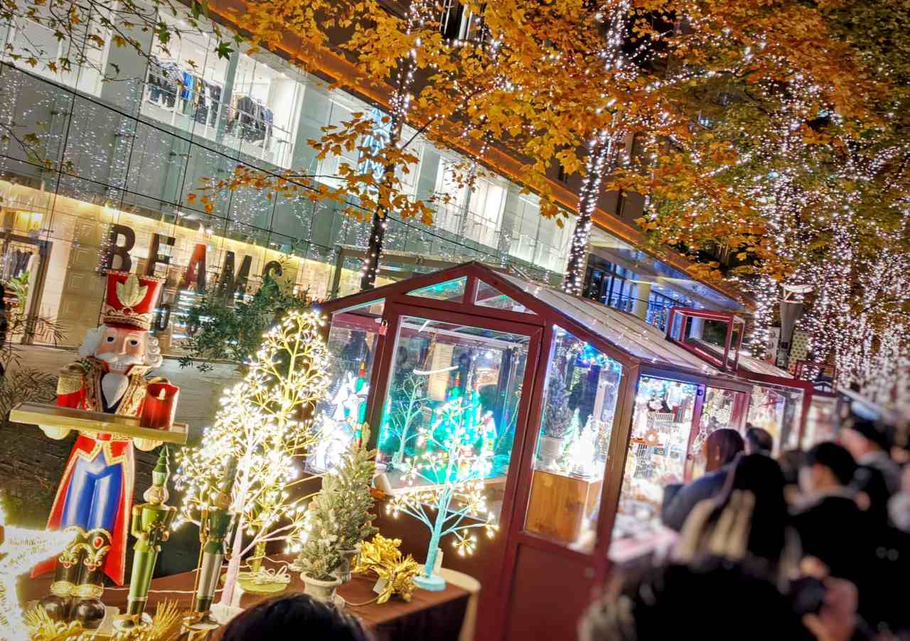 東京都千代田区・「Marunouchi Street Park」丸の内仲通り2