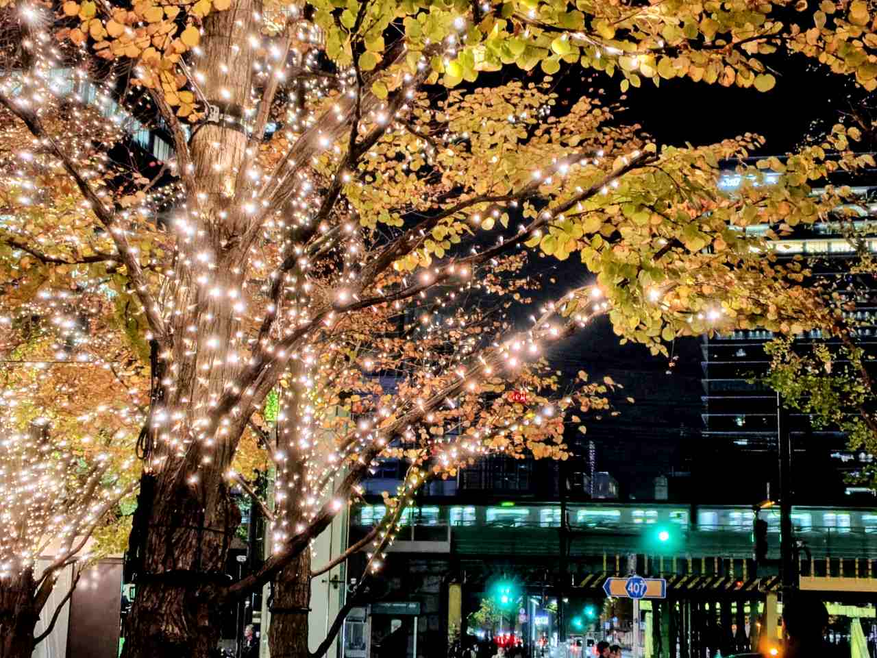 東京都千代田区・MARUNOUCHI BRIGHT HOLIDAY 2025「Disney JOYFUL MOMENTS」東京ビル TOKIA