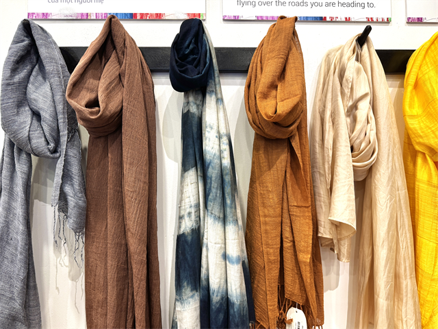 ハノイ商店　ストール