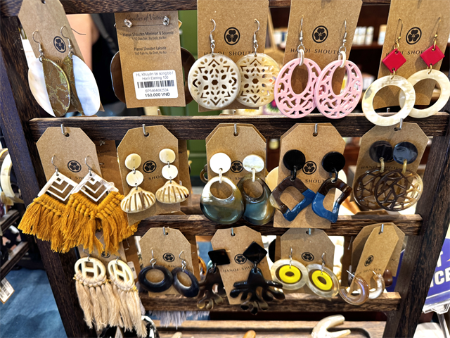 ハノイ商店　ピアス