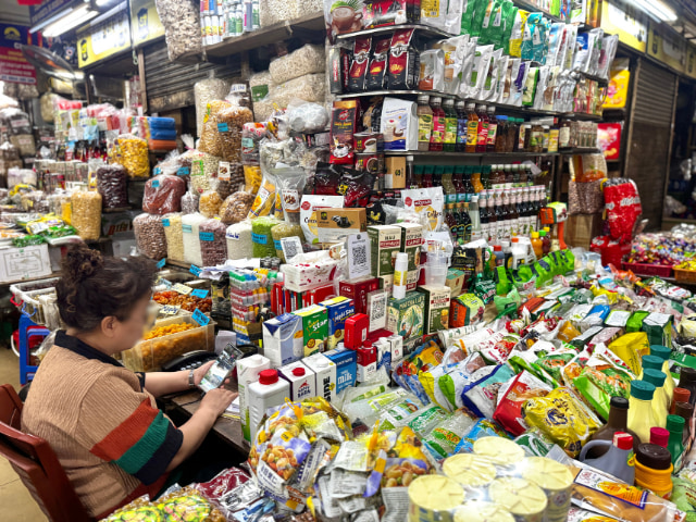 ドンスアン市場　商品がぎっしり