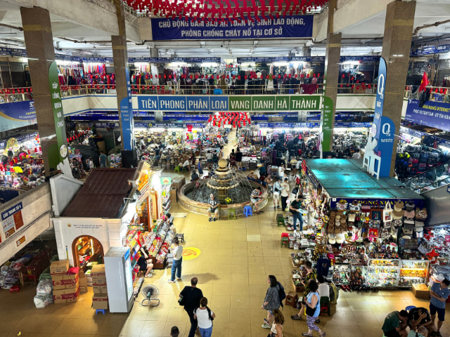 ドンスアン市場　1階噴水