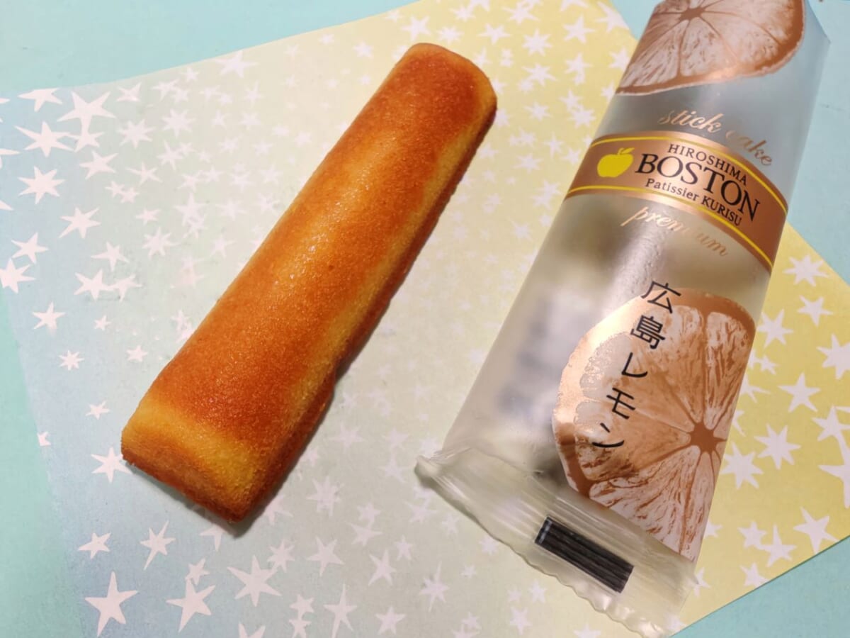 広島県広島市・広島駅「みやげ街道エキエ広島店」広島レモンケーキ／ボストン（BOSTON）「プレミアムスティック 広島レモンケーキ」