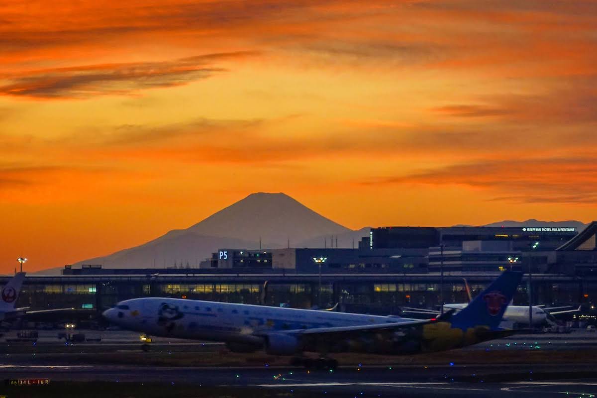©︎Toru Hanai 夕焼け 富士山