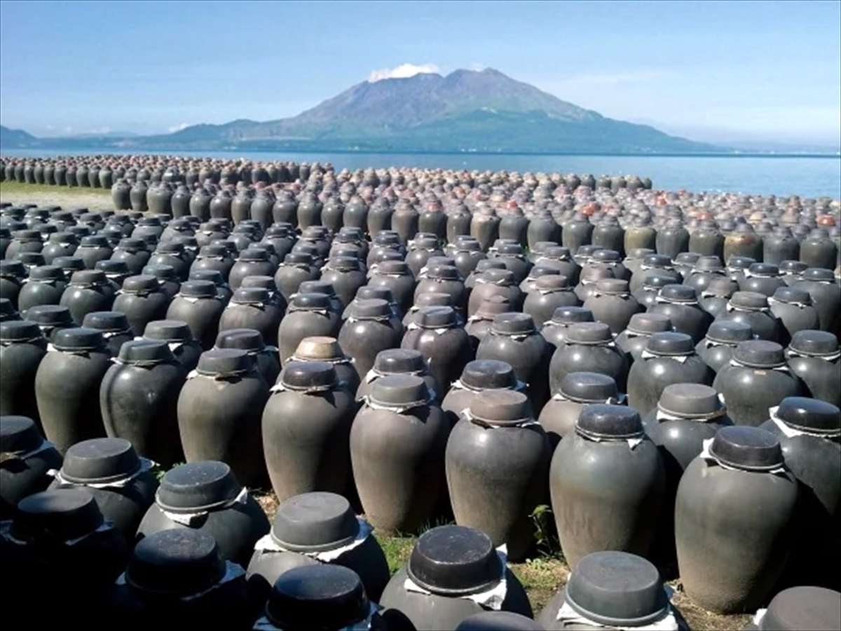 天然黒酢の旨みを味わう「壺そば」誕生！醸造蔵直営の古民家風レストラン「伊達商店」で｜鹿児島県霧島市