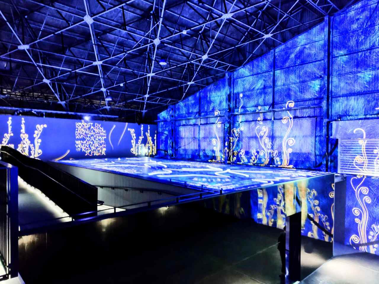 神奈川県横浜市・山下ふ頭4号上屋、2025年12月20日（土）～2026年3月31日（火）「THE MOVEUM YOKOHAMA by TOYOTA GROUP」シアタープログラム「ウィーン世紀末芸術『美の黄金時代』」10