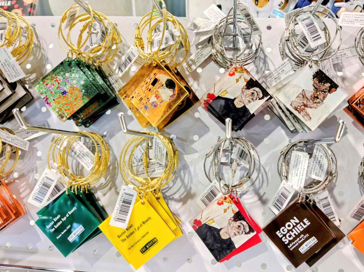 神奈川県横浜市・山下ふ頭4号上屋、2025年12月20日（土）～2026年3月31日（火）「THE MOVEUM YOKOHAMA by TOYOTA GROUP」オリジナルグッズ（アクリルキーホルダー）