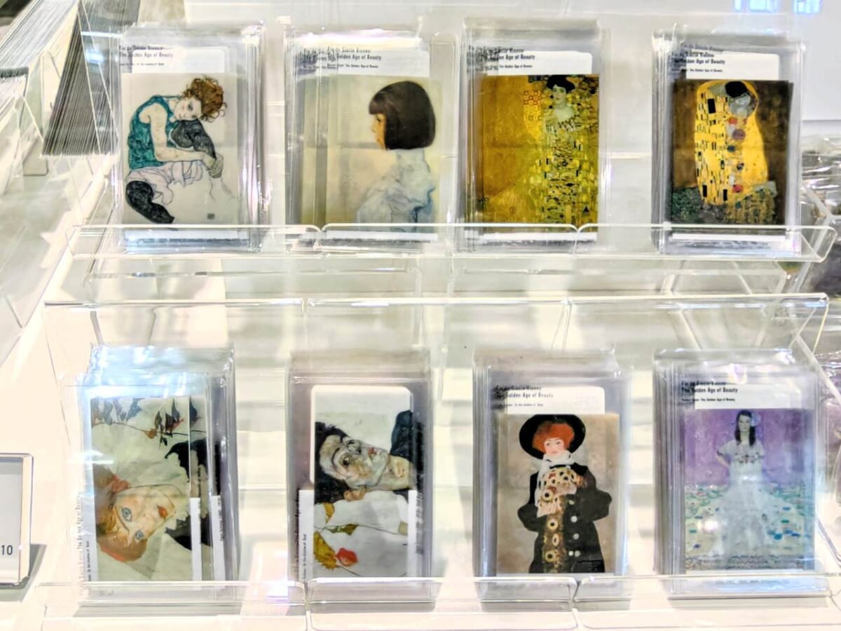 神奈川県横浜市・山下ふ頭4号上屋、2025年12月20日（土）～2026年3月31日（火）「THE MOVEUM YOKOHAMA by TOYOTA GROUP」オリジナルグッズ（クリアフォトカード）