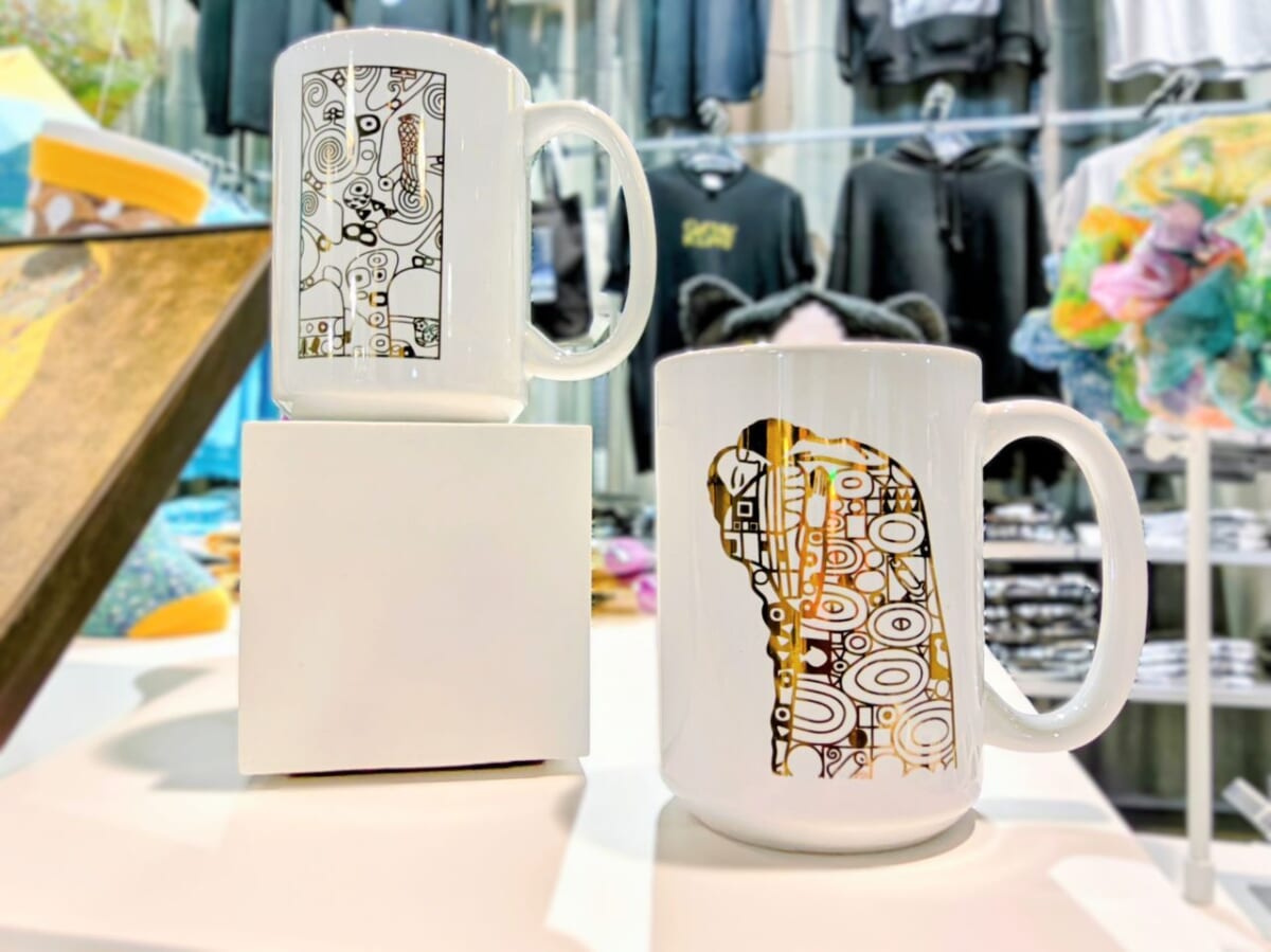 神奈川県横浜市・山下ふ頭4号上屋、2025年12月20日（土）～2026年3月31日（火）「THE MOVEUM YOKOHAMA by TOYOTA GROUP」オリジナルグッズ（マグカップ）