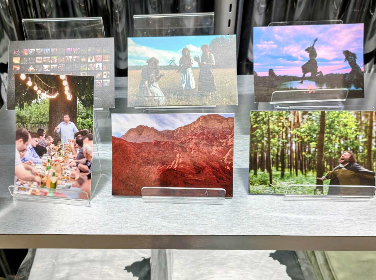 神奈川県横浜市・山下ふ頭4号上屋、2025年12月20日（土）～2026年3月31日（火）「THE MOVEUM YOKOHAMA by TOYOTA GROUP」LISTEN.グッズ(LISTEN.ポストカード）
