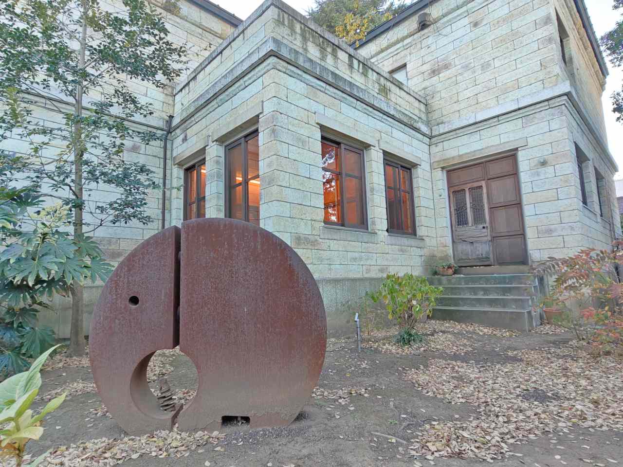 埼玉県川口市・OKS CAMPUS内の文化庁登録有形文化財「大泉家住宅（和館）」