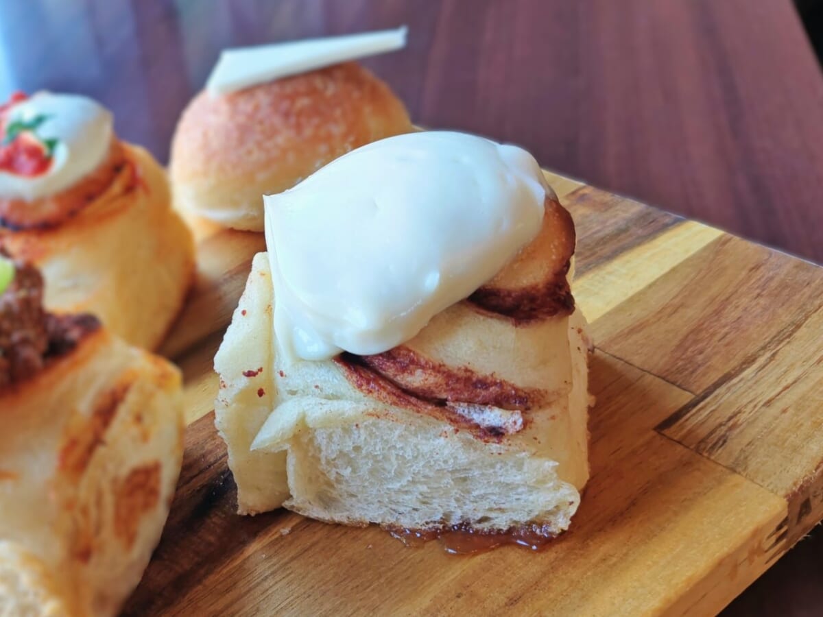 埼玉県川口市・プラントベース・カフェ「1110 CAFE/BAKERY」ロールパン（ザ・シナモンロール）2