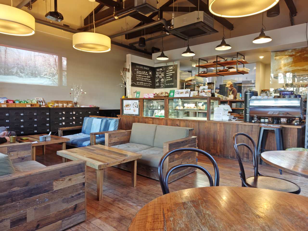 埼玉県川口市・プラントベース・カフェ「1110 CAFE/BAKERY」店内1