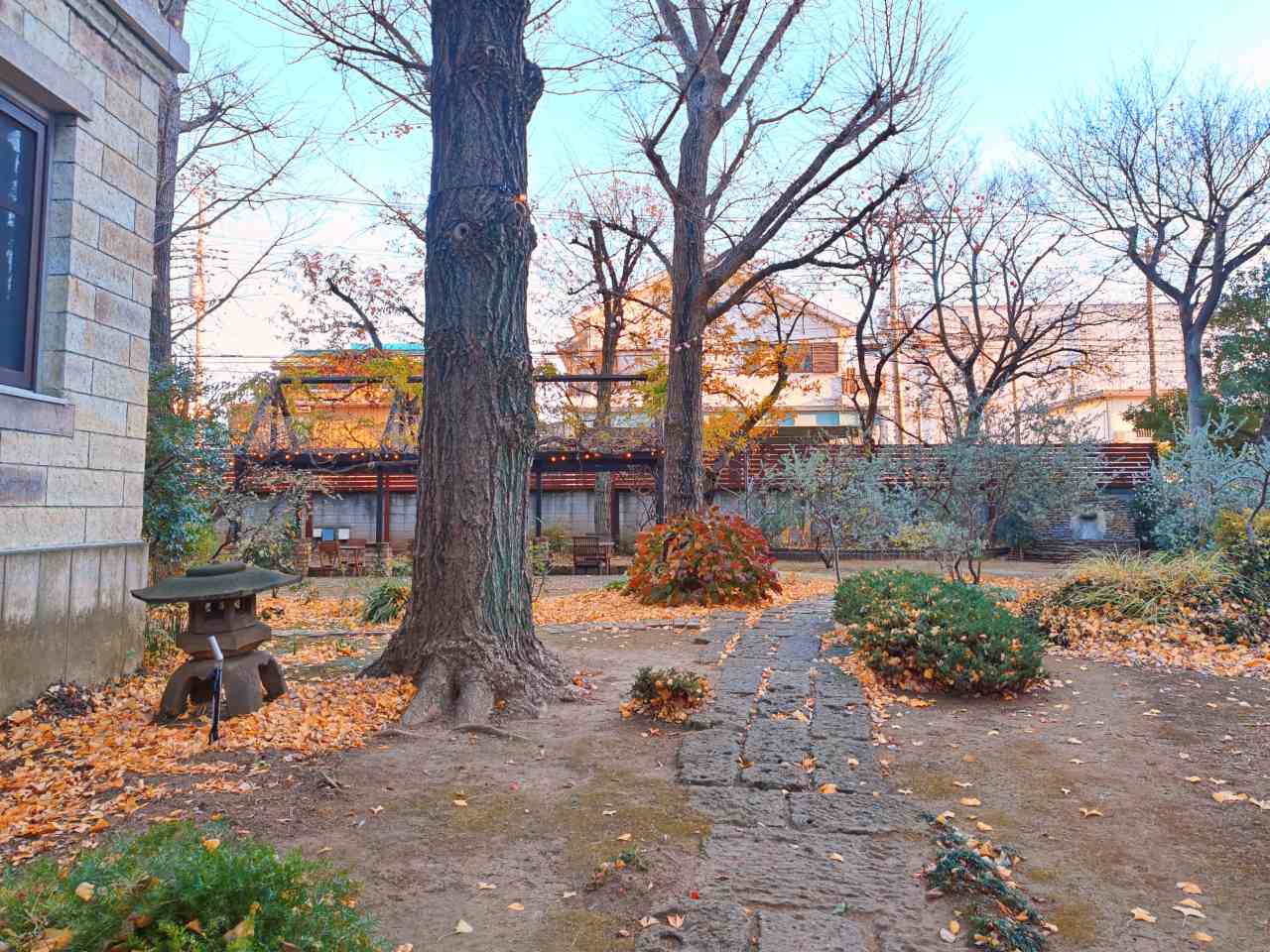 埼玉県川口市・OKS CAMPUS内の庭園