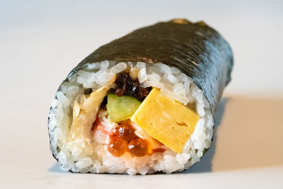 【節分限定の特製恵方巻】3種類の味わい！2月1日から3日間限定でテイクアウト販売｜シーサイドホテル舞子ビラ神戸