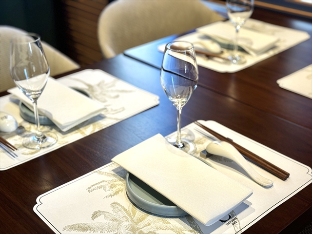 CHATTERBOX CAFÉ 丸の内店　テーブル