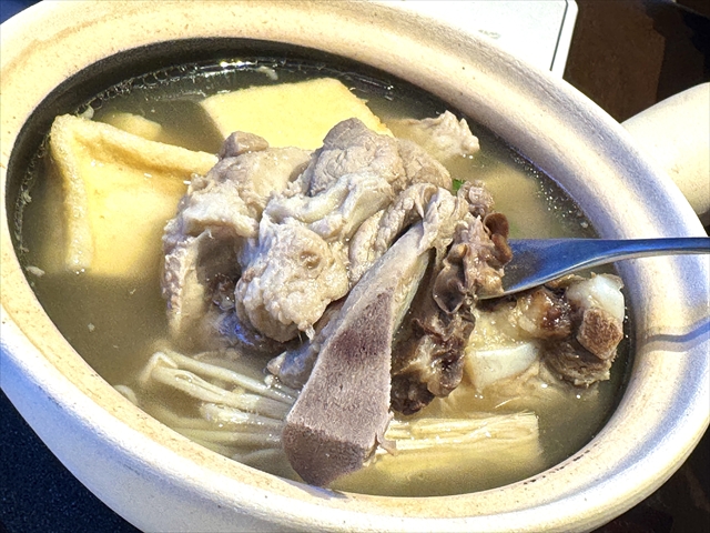 CHATTERBOX CAFÉ 丸の内店　バクテー　骨付き肉