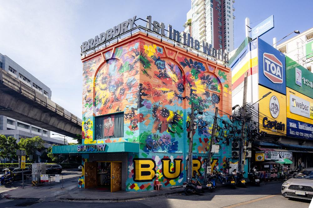 BRADBURY 外観