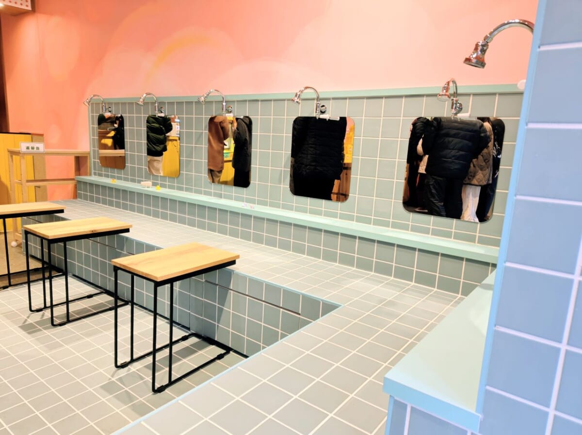 静岡県熱海市・「熱海プリンファクトリー」イートインスペース