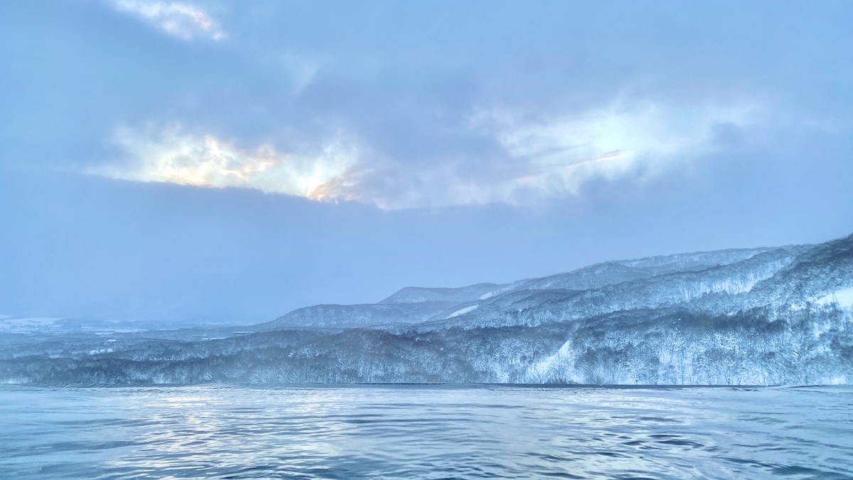 北海道ニセコ・花園にオープンした「シャレーアイビーワイス」インフィニティ温泉　冬1