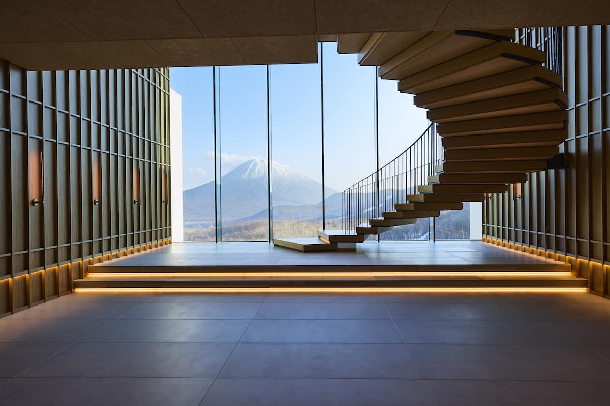 北海道ニセコ・花園にオープンした「シャレーアイビーワイス」雲海ラウンジに続く階段　冬