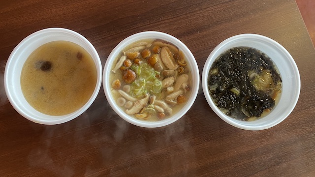 北海道　大滝区　ニセコ方面に行く途中　きのこ王国　きのこ汁　プレミアムきのこ汁　のりなめこ汁