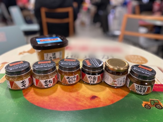 北海道　大滝区　ニセコ方面に行く途中　きのこ王国　お土産コーナー　なめ茸　買ってみた