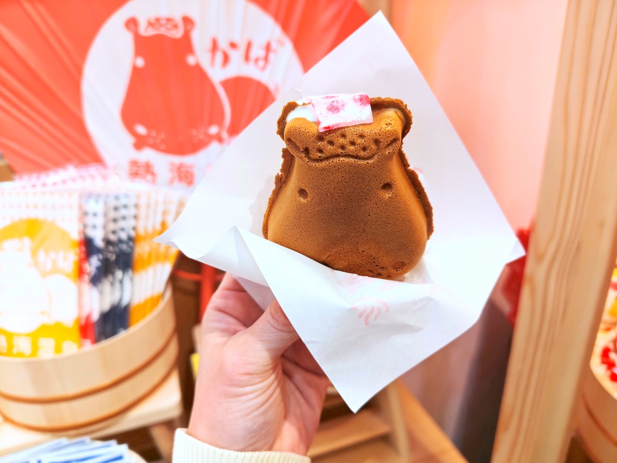 【頭に求肥のタオル「湯あがりかばさん焼き」とは？】プリンから着想したこっぺパンも注目の「熱海プリンファクトリー」誕生