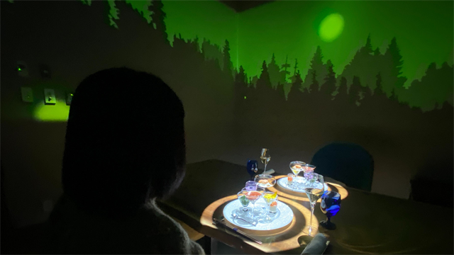 イマーシブダイニングFANTASIA 夢　前菜「生命の森」壁面