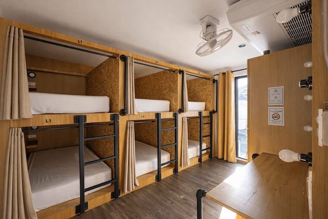 Koenji Guest House & Bar Chiang Maiのドミトリールーム