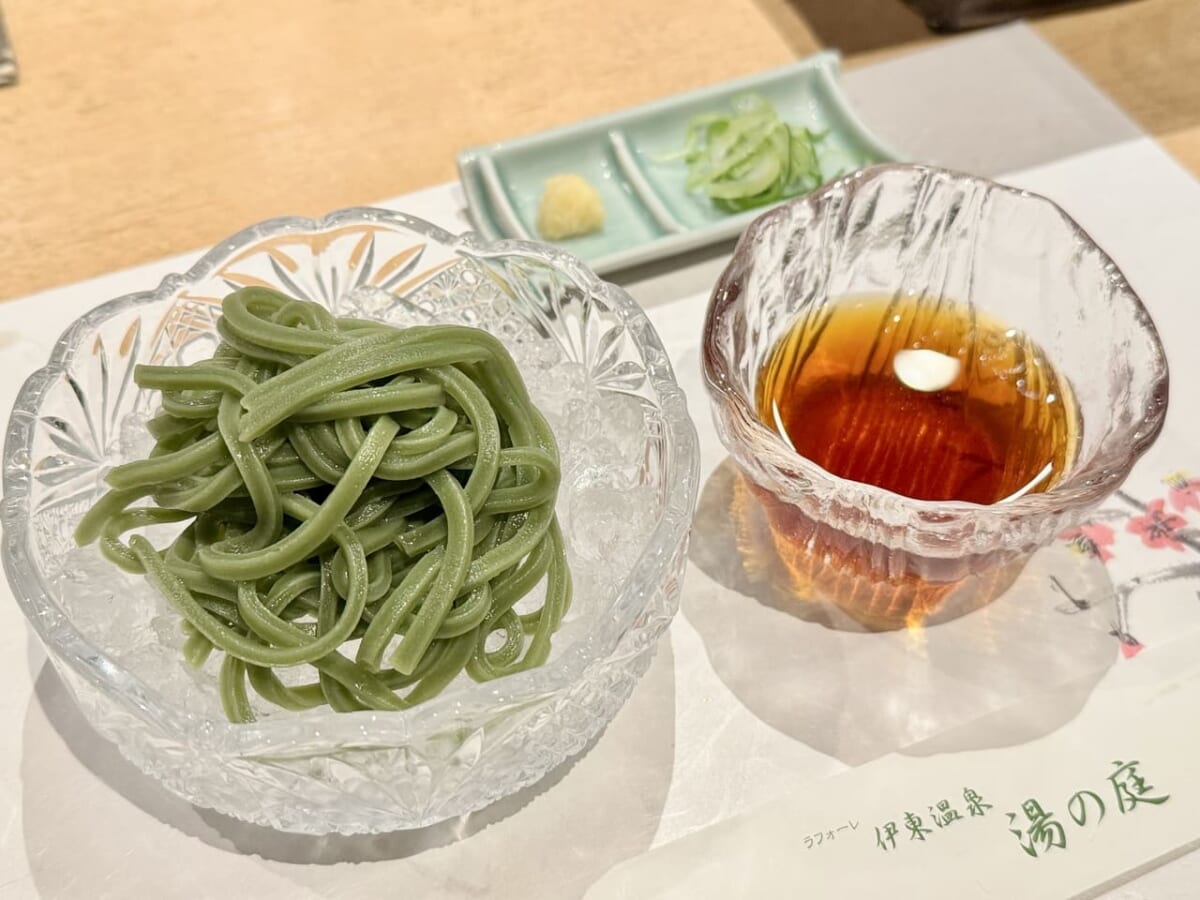 食事「静岡県産茶饂飩　麺つゆ　薬味」