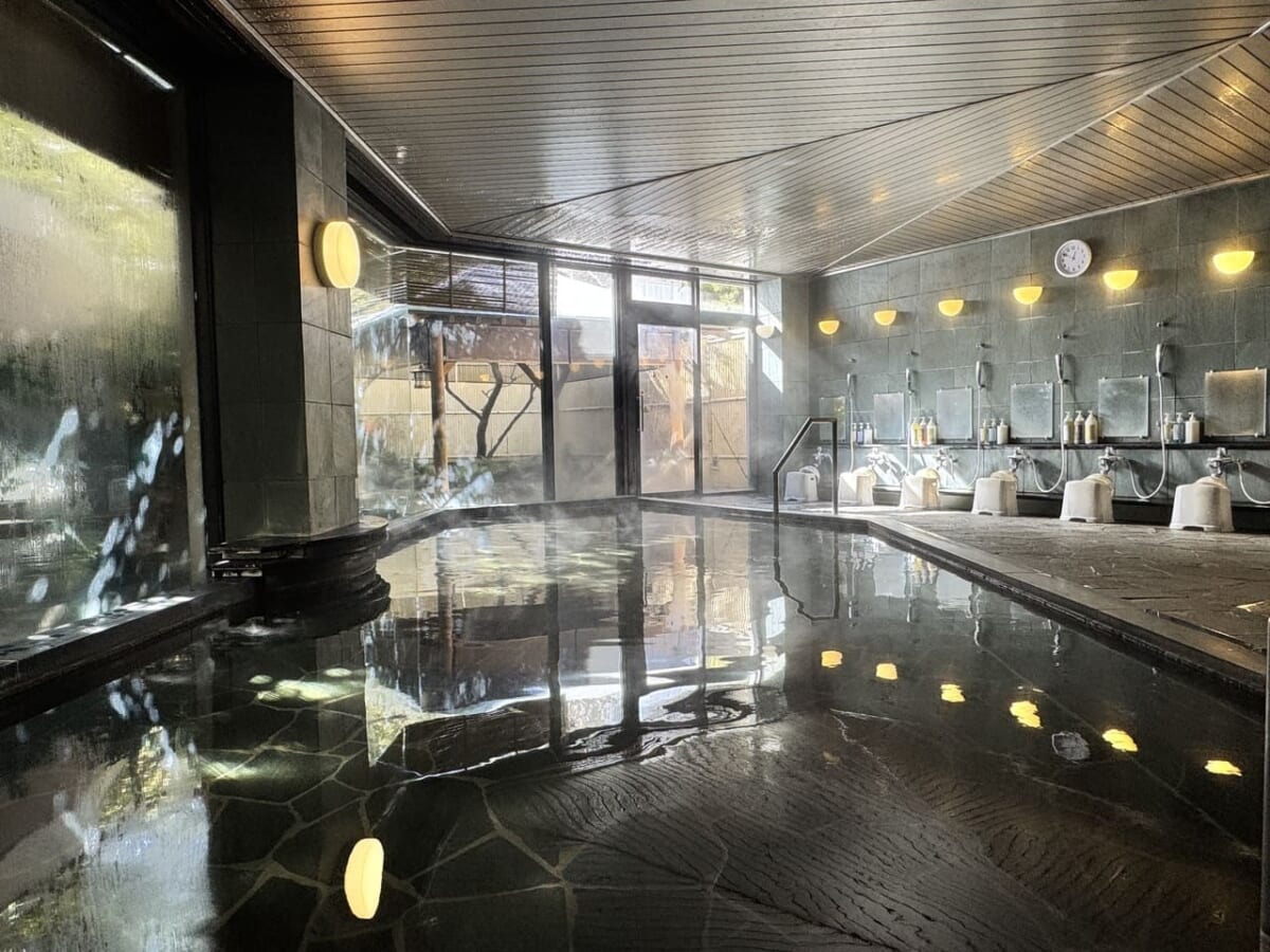 伊東温泉「健身湯」内湯