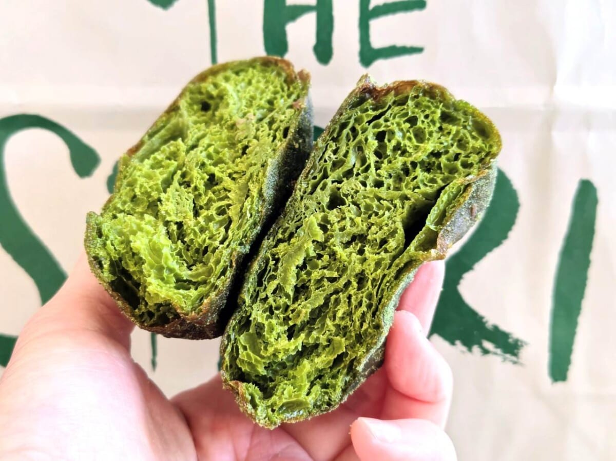 静岡県牧之原市・道の駅 そらっと牧之原「さとりベーカリー」お濃茶生ドーナツ