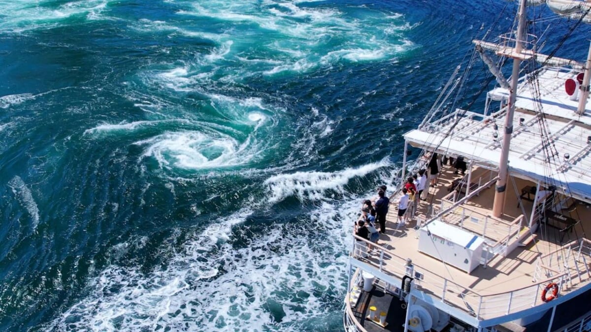 巨大な渦潮が出現する「春の大潮」が到来！超絶景を船上から体感｜淡路島うずしおクルーズ