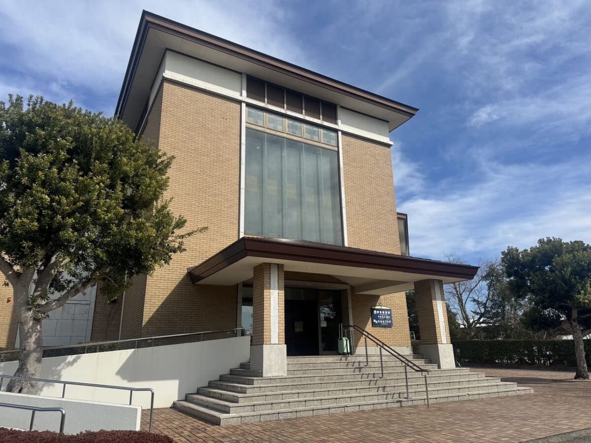 伊豆高原駅やまも口（南口）